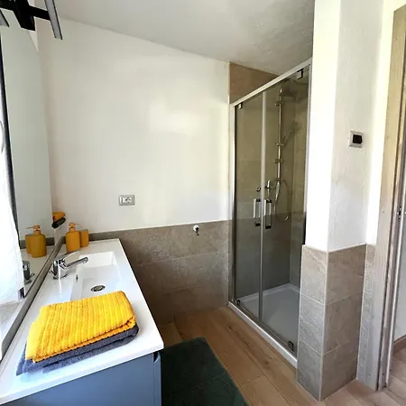 Casa Borna Da Ghiasa * Emarese