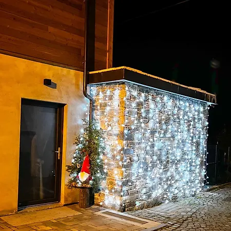 Casa Borna Da Ghiasa * Emarese